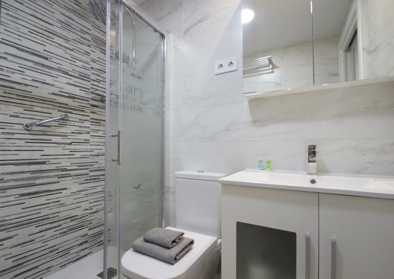 R&E Apartments Torremolinos Buitenkant foto